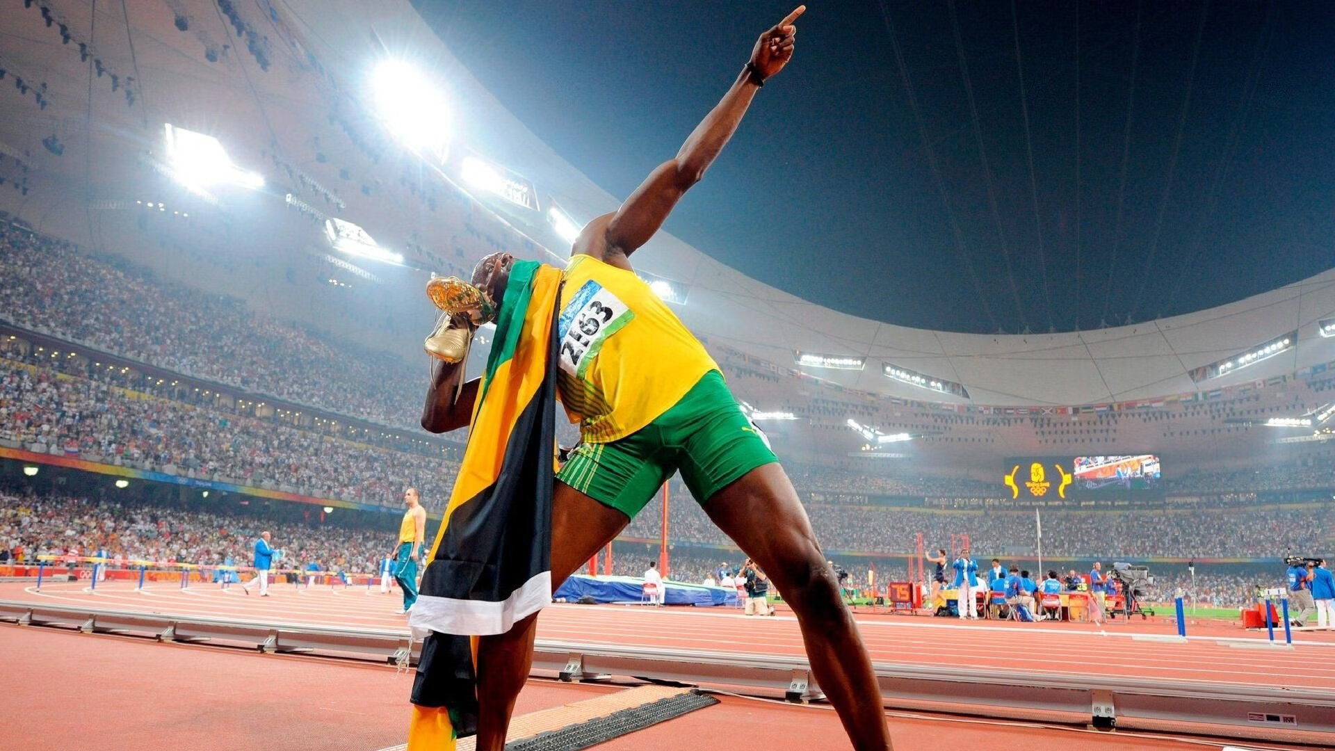 莱万惊艳四座！哥伦比亚的野性狂想曲，如何让法国高卢雄鸡黯然失色？