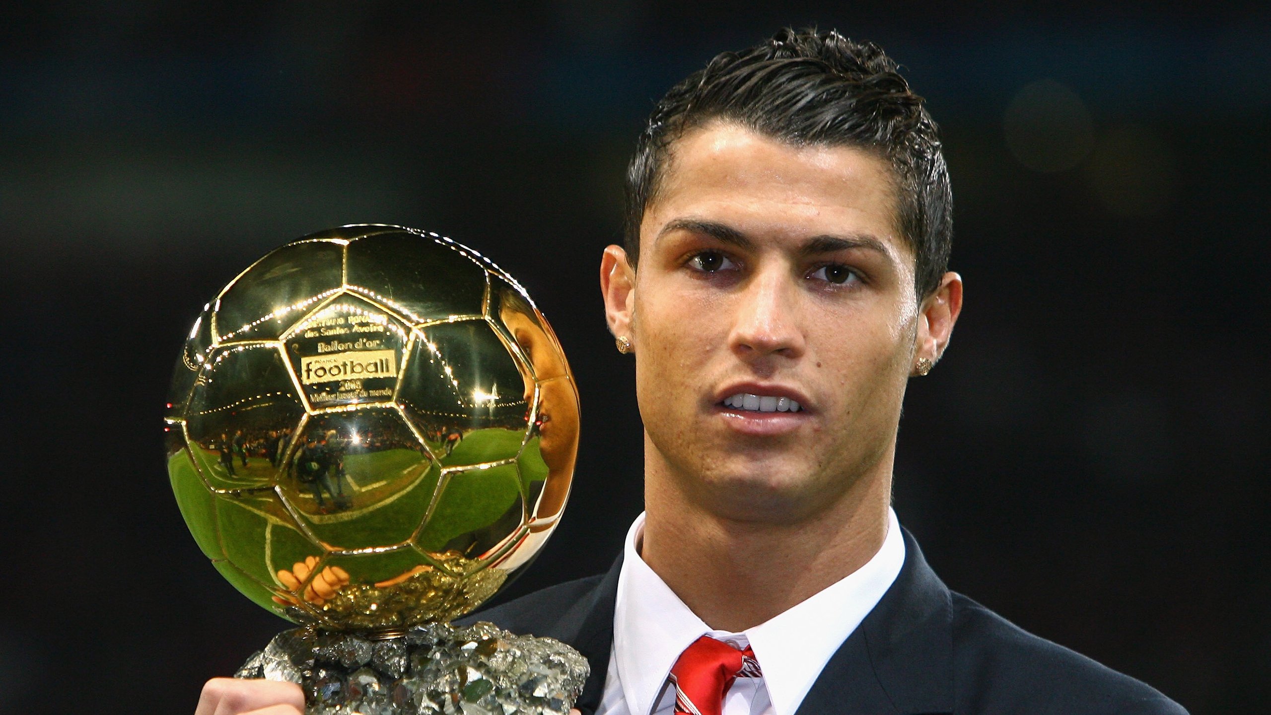 加纳斩落比利时,贝林厄姆在欧冠淘汰赛接管比赛,足球的弑父与新生